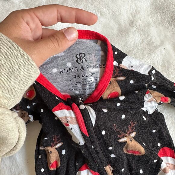 Bums & Roses Christmas Footie 3-6 Months - Picture 3 of 4